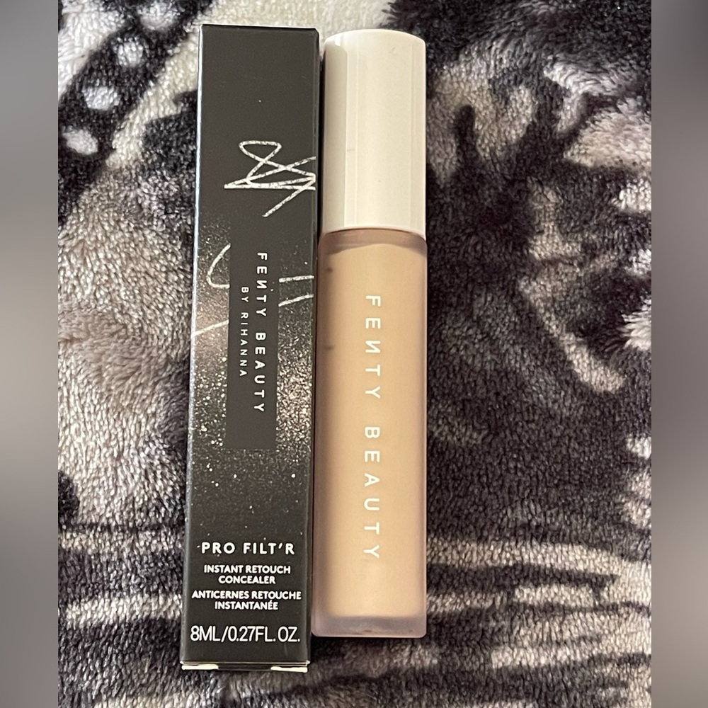 Fenty 185 Pro Filt'r Instant Retouch Concealer - Picture 5 of 5